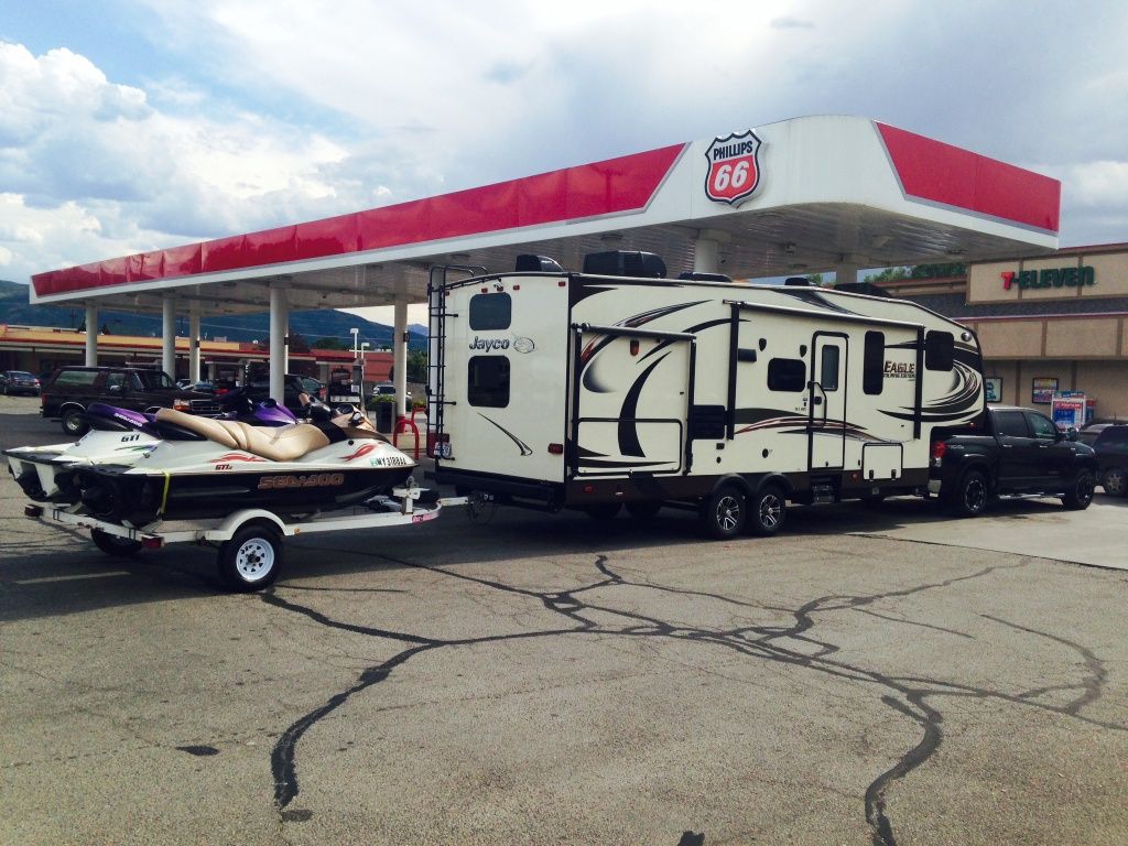 Double Towing With a 9,000lbs 5th Wheel? - TundraTalk.net - Toyota